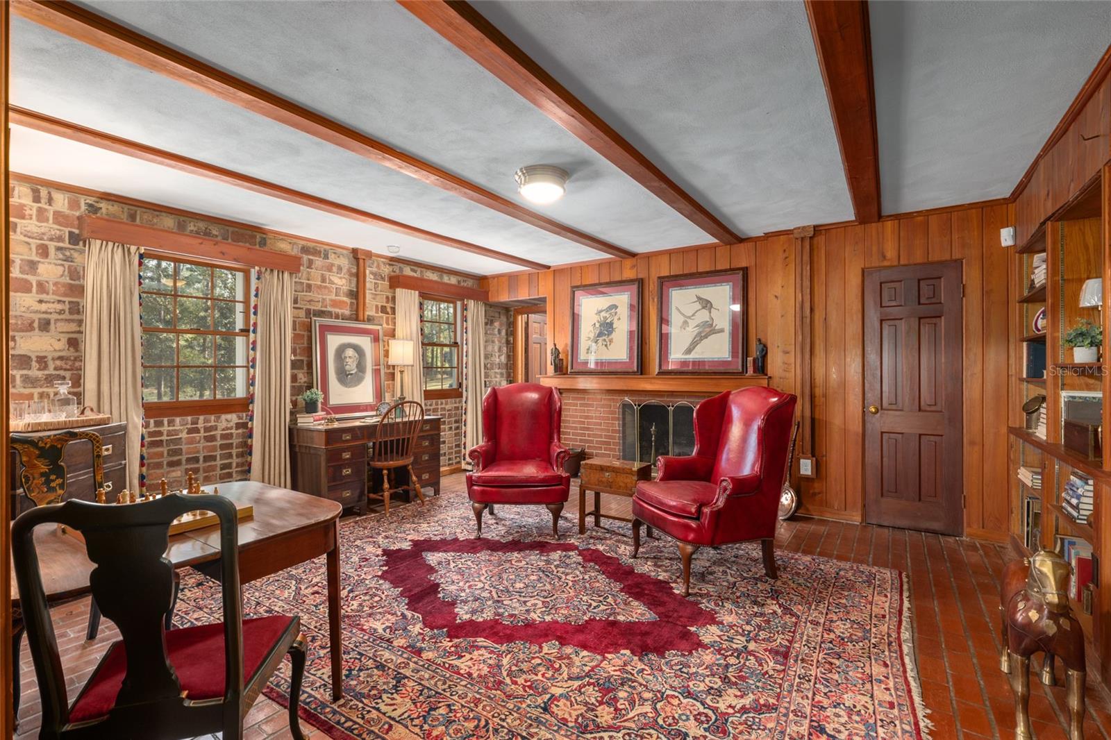 LAZONBY ACRES - Residential