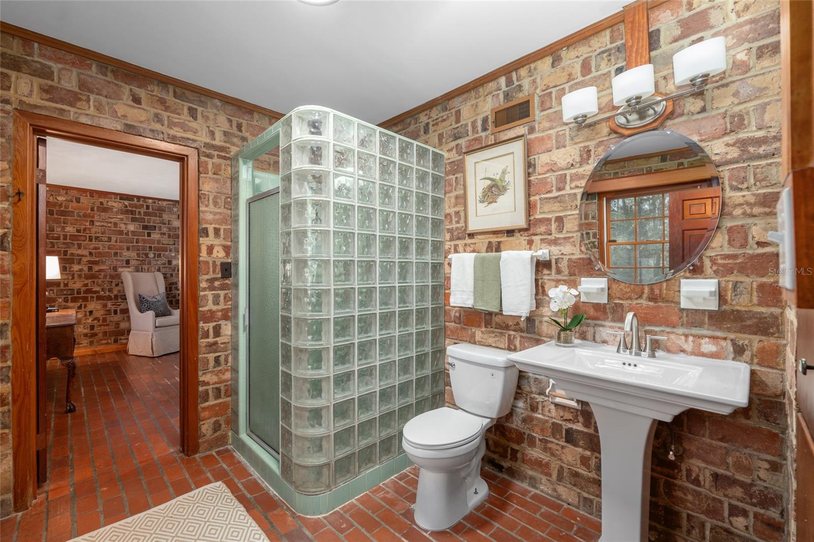 LAZONBY ACRES - Residential