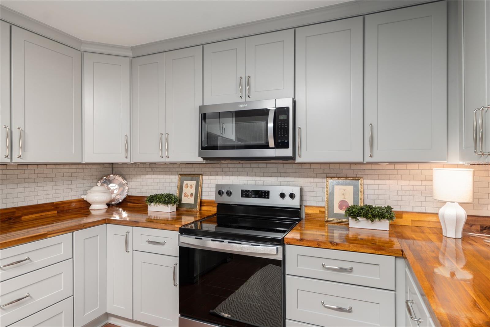 LAZONBY ACRES - Residential