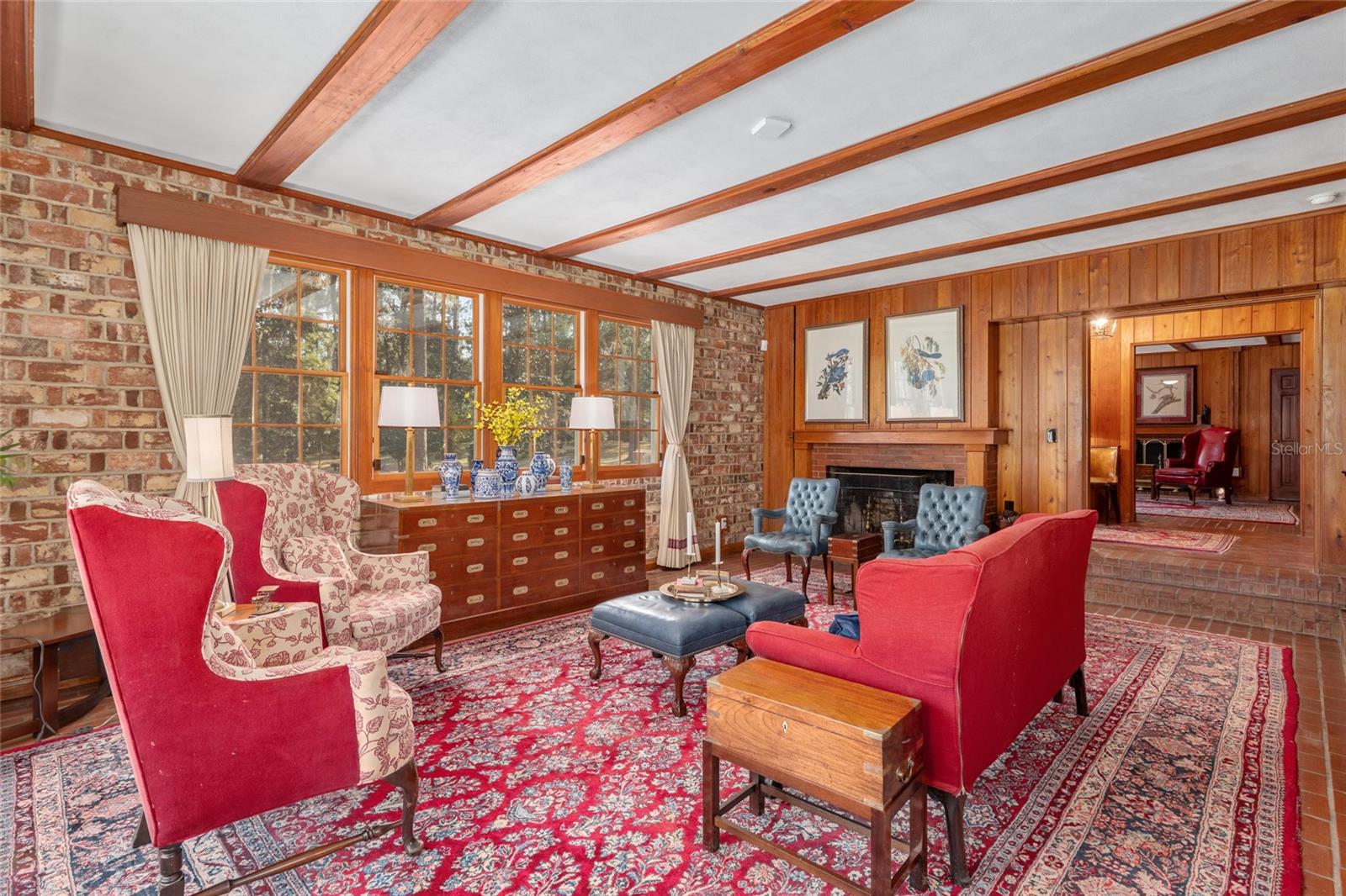 LAZONBY ACRES - Residential