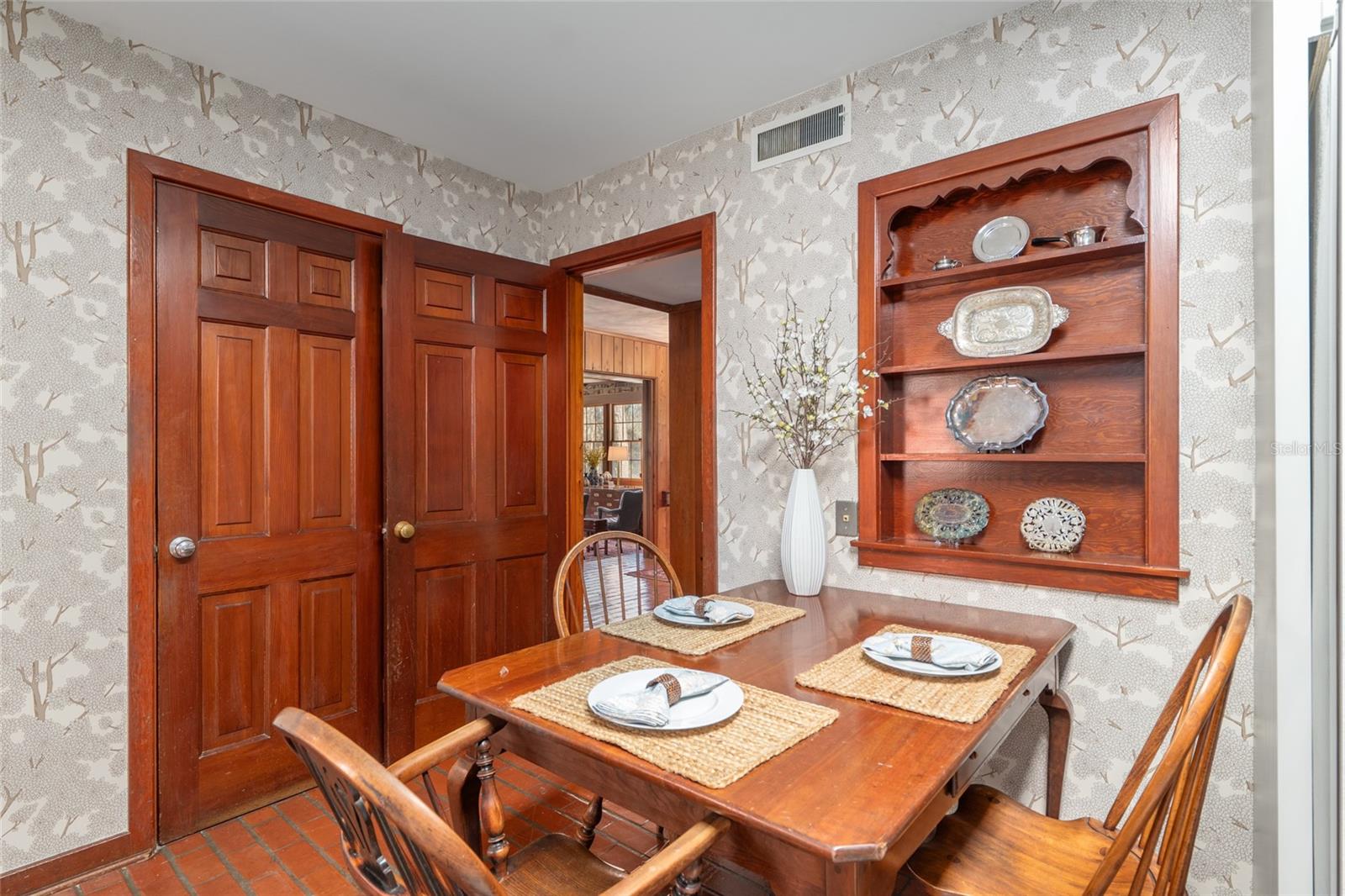 LAZONBY ACRES - Residential