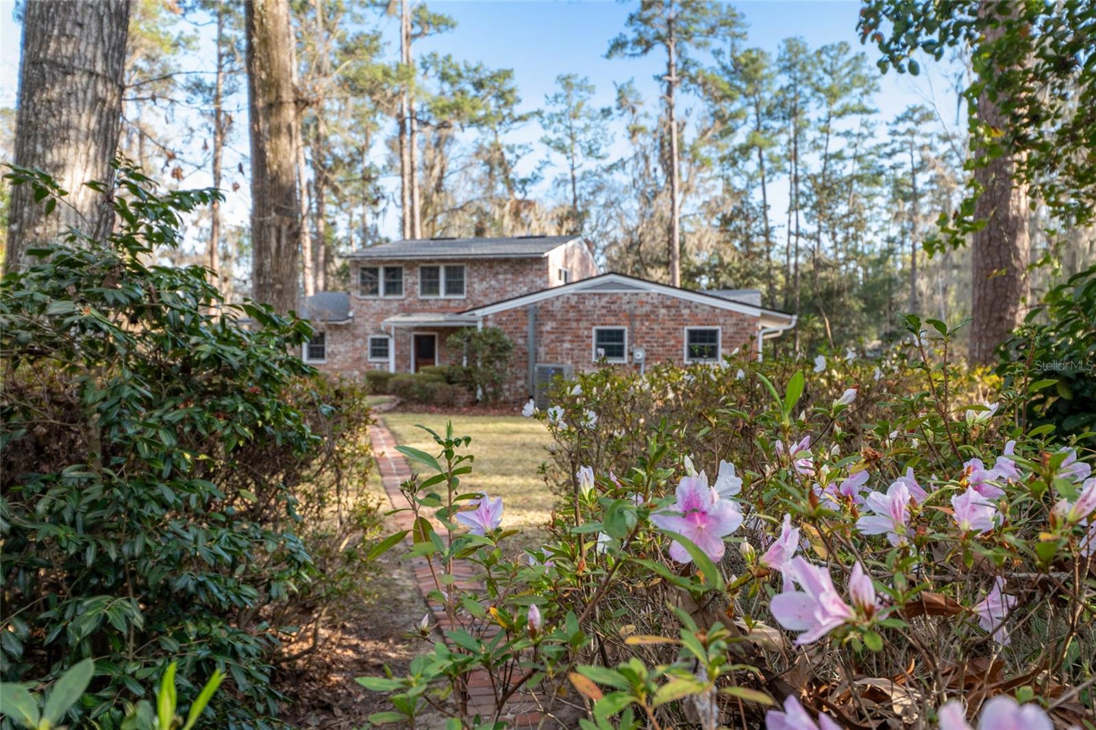 LAZONBY ACRES - Residential