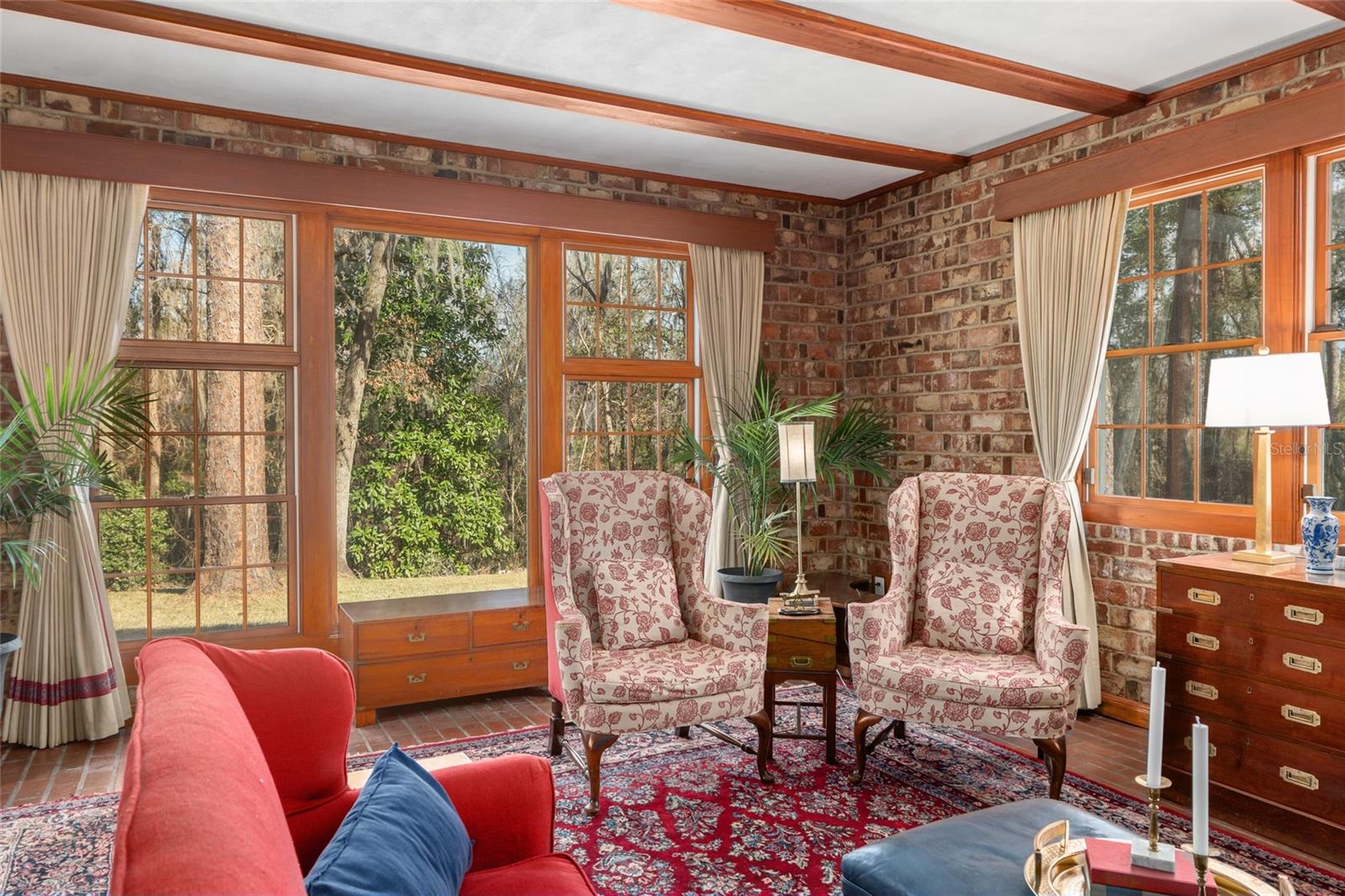 LAZONBY ACRES - Residential