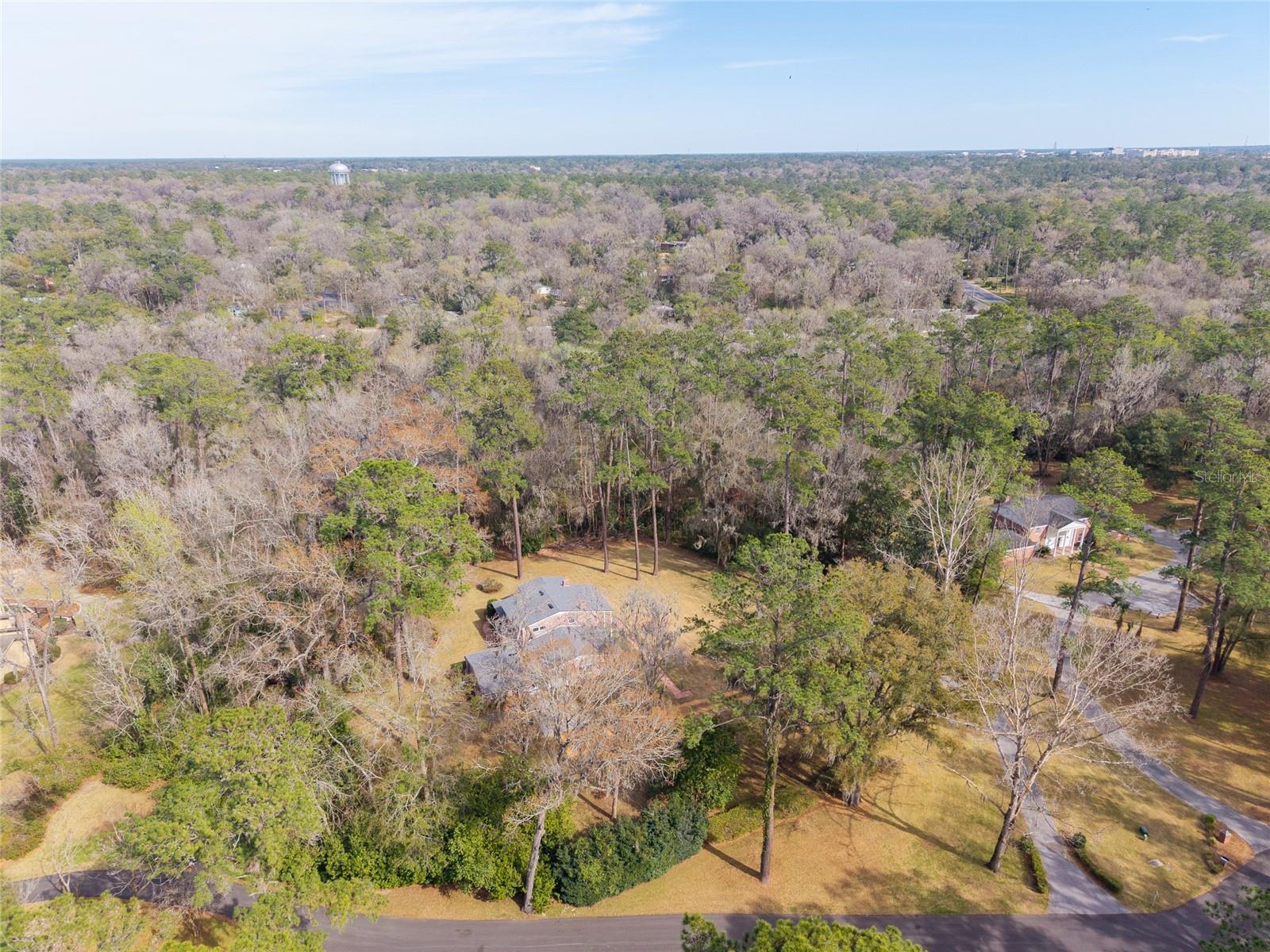 LAZONBY ACRES - Residential