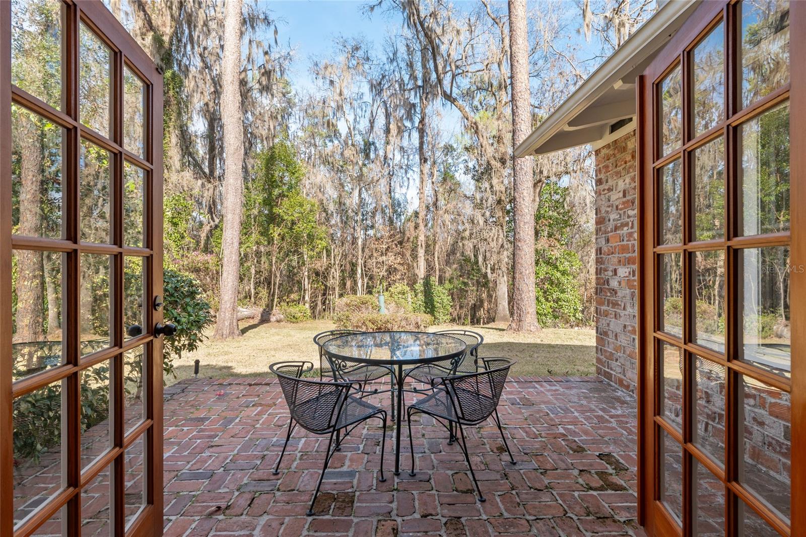 LAZONBY ACRES - Residential