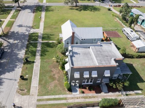 A home in BARTOW