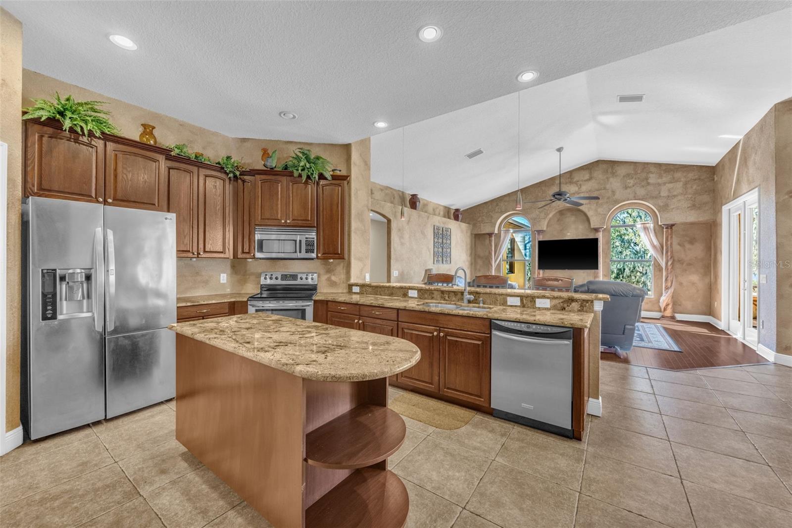 SHADOW RUN UNIT 1 - Residential