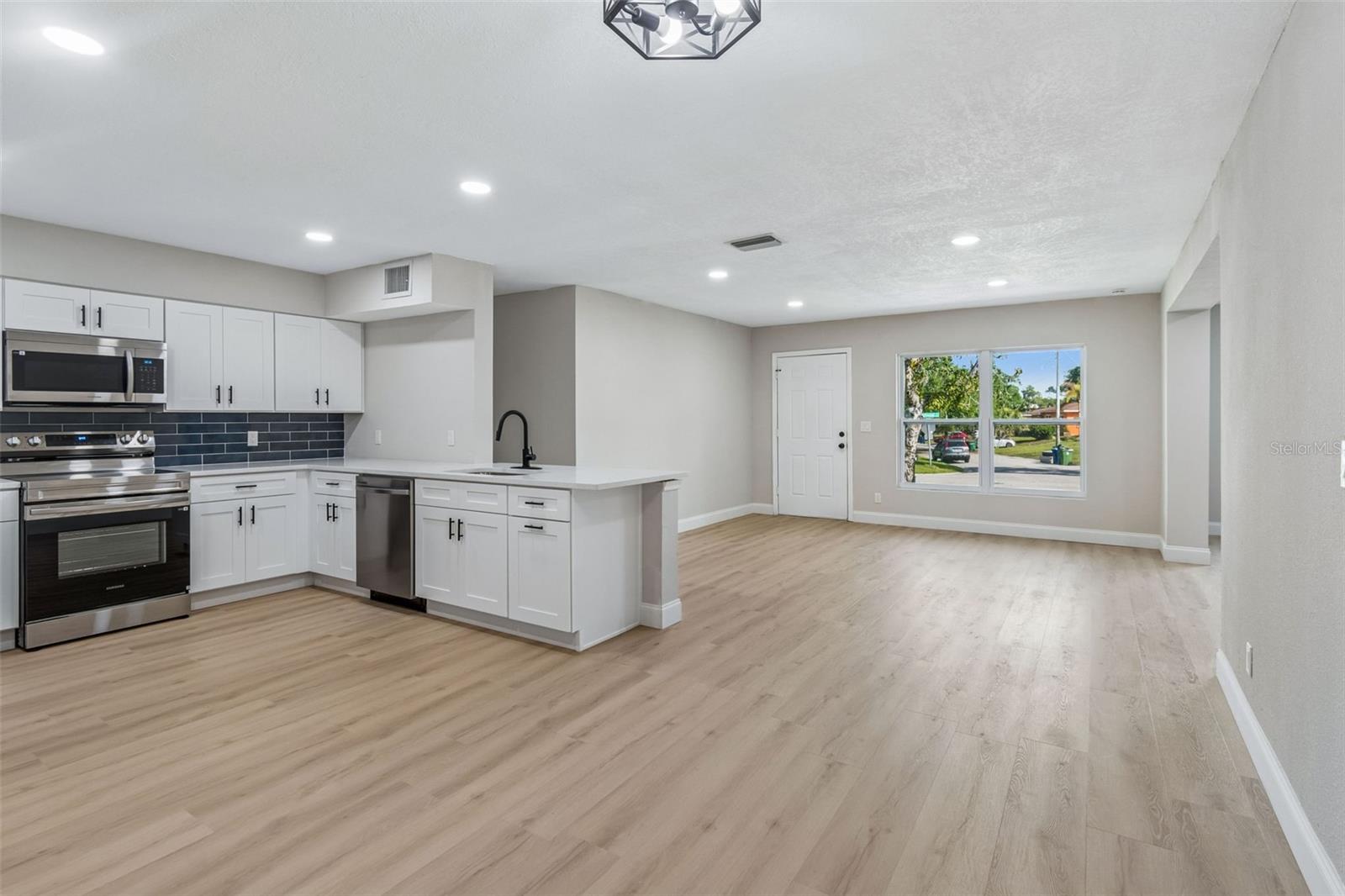 RIVER GROVE ESTATES ADD - Residential