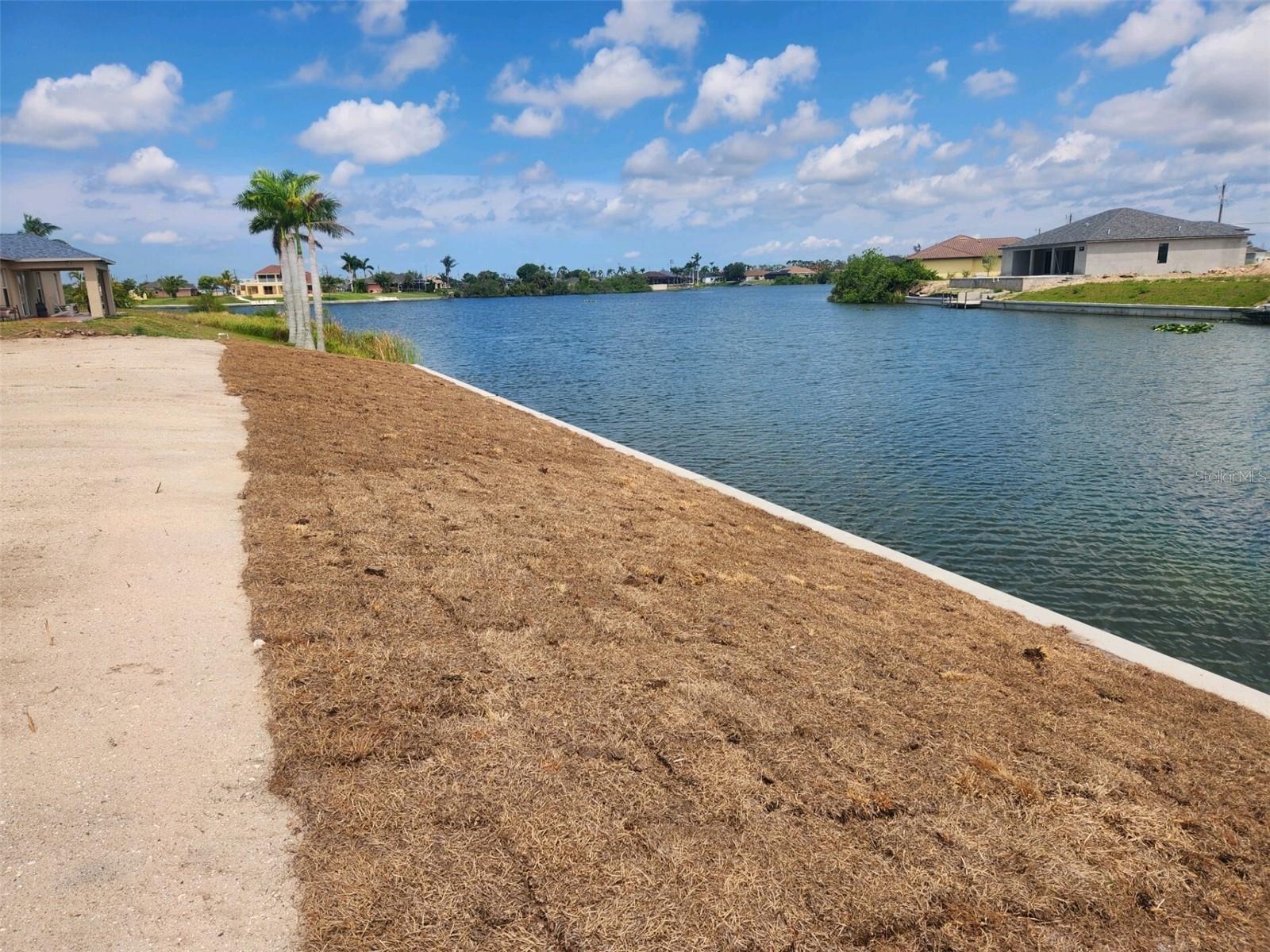 CAPE CORAL - Land