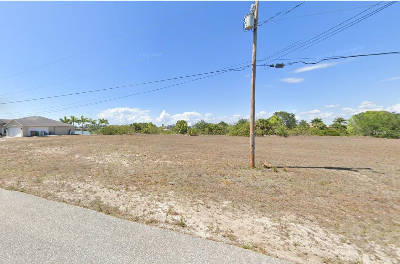CAPE CORAL - Land