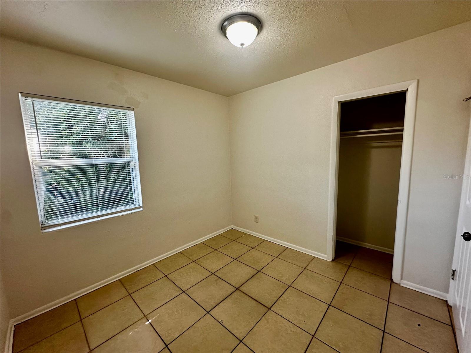 TANGELO PARK SEC 02 - Residential Lease