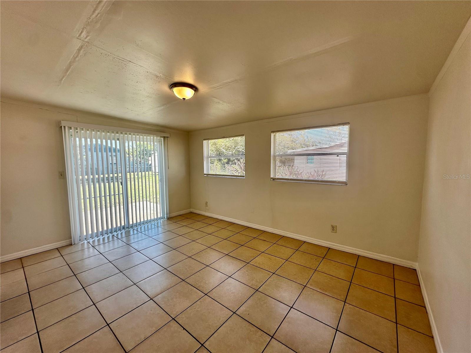 TANGELO PARK SEC 02 - Residential Lease