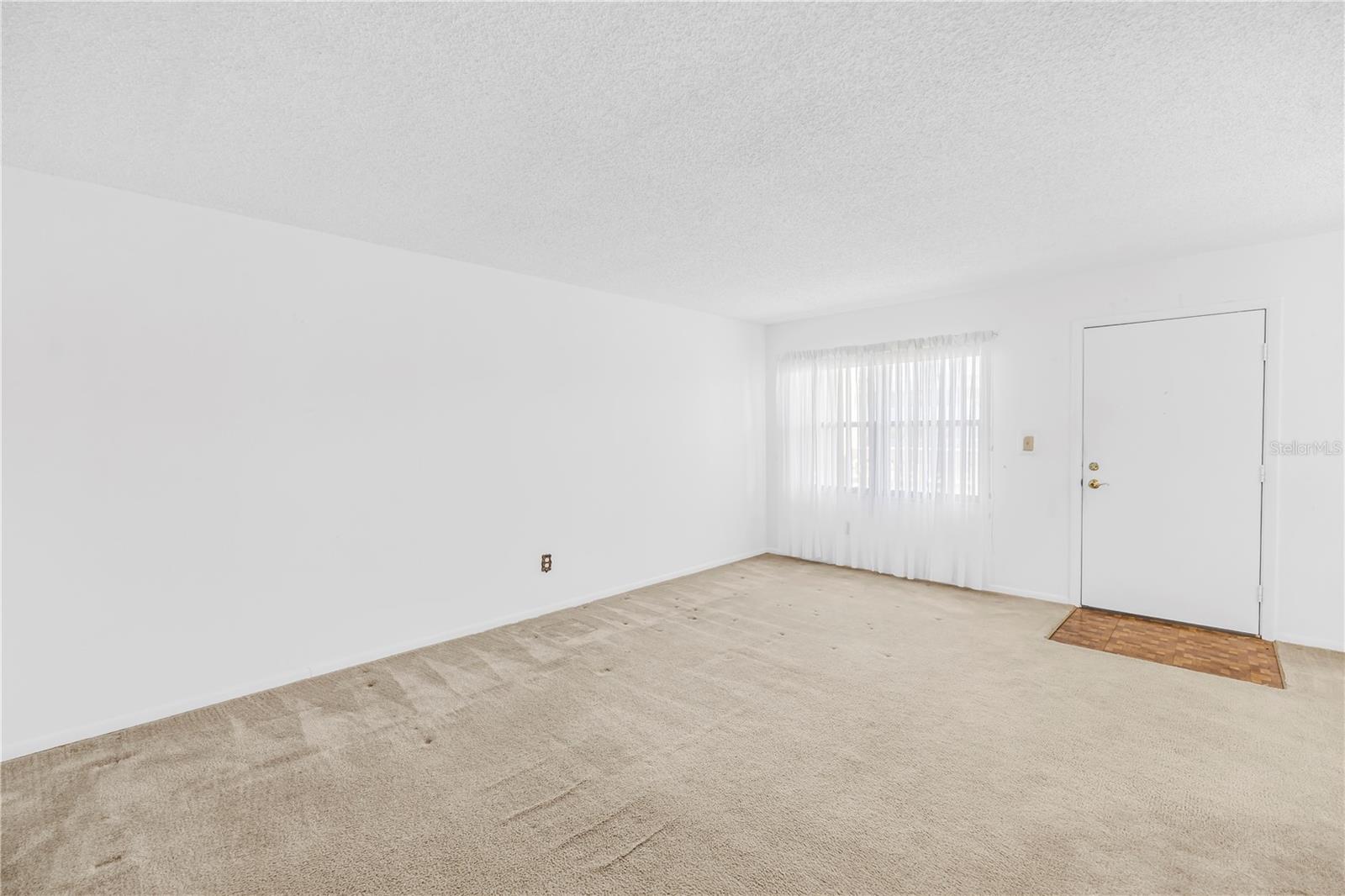 4920 LOCUST STREET NE 204