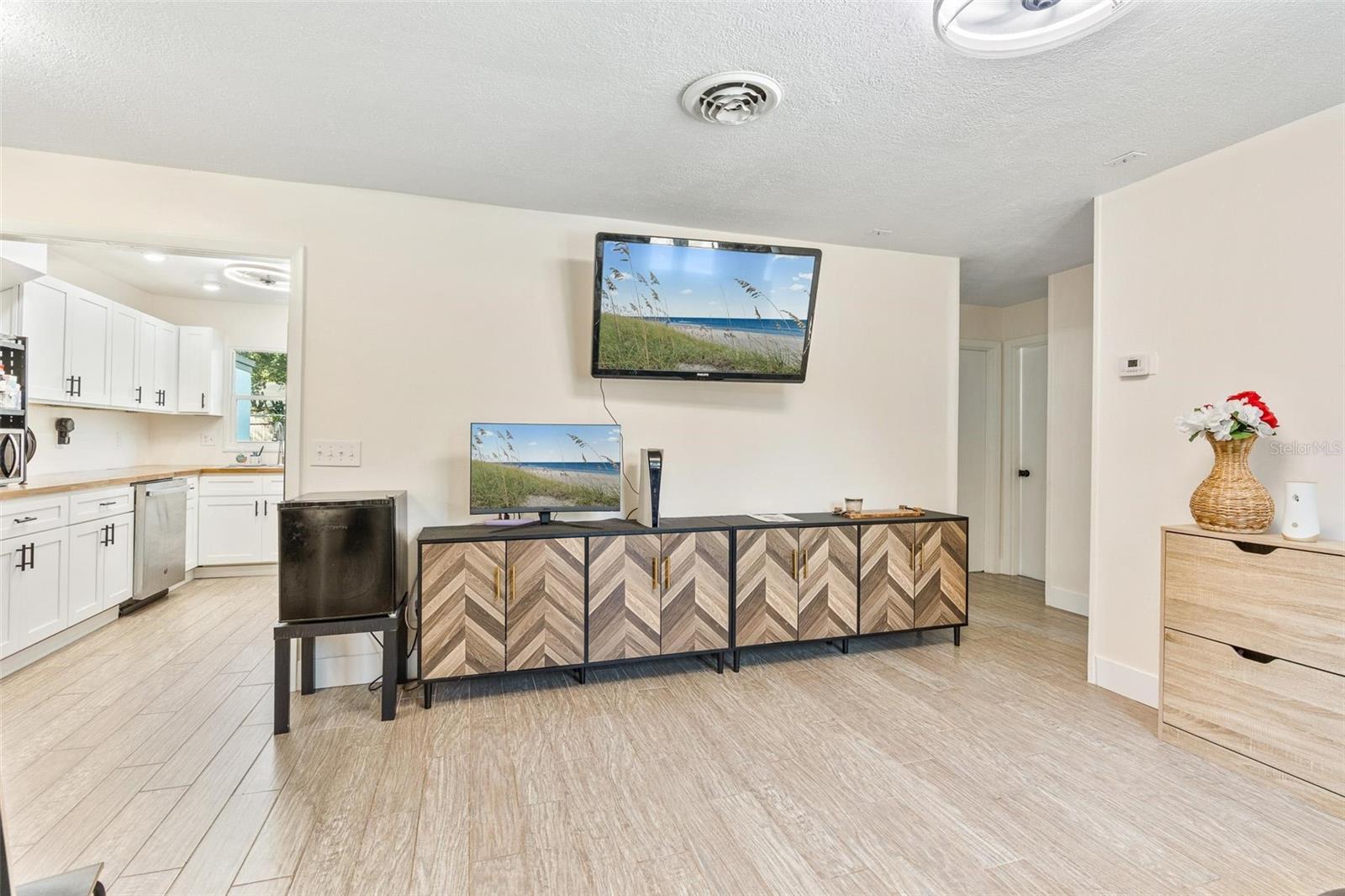 GOLDEN ISLE - Residential