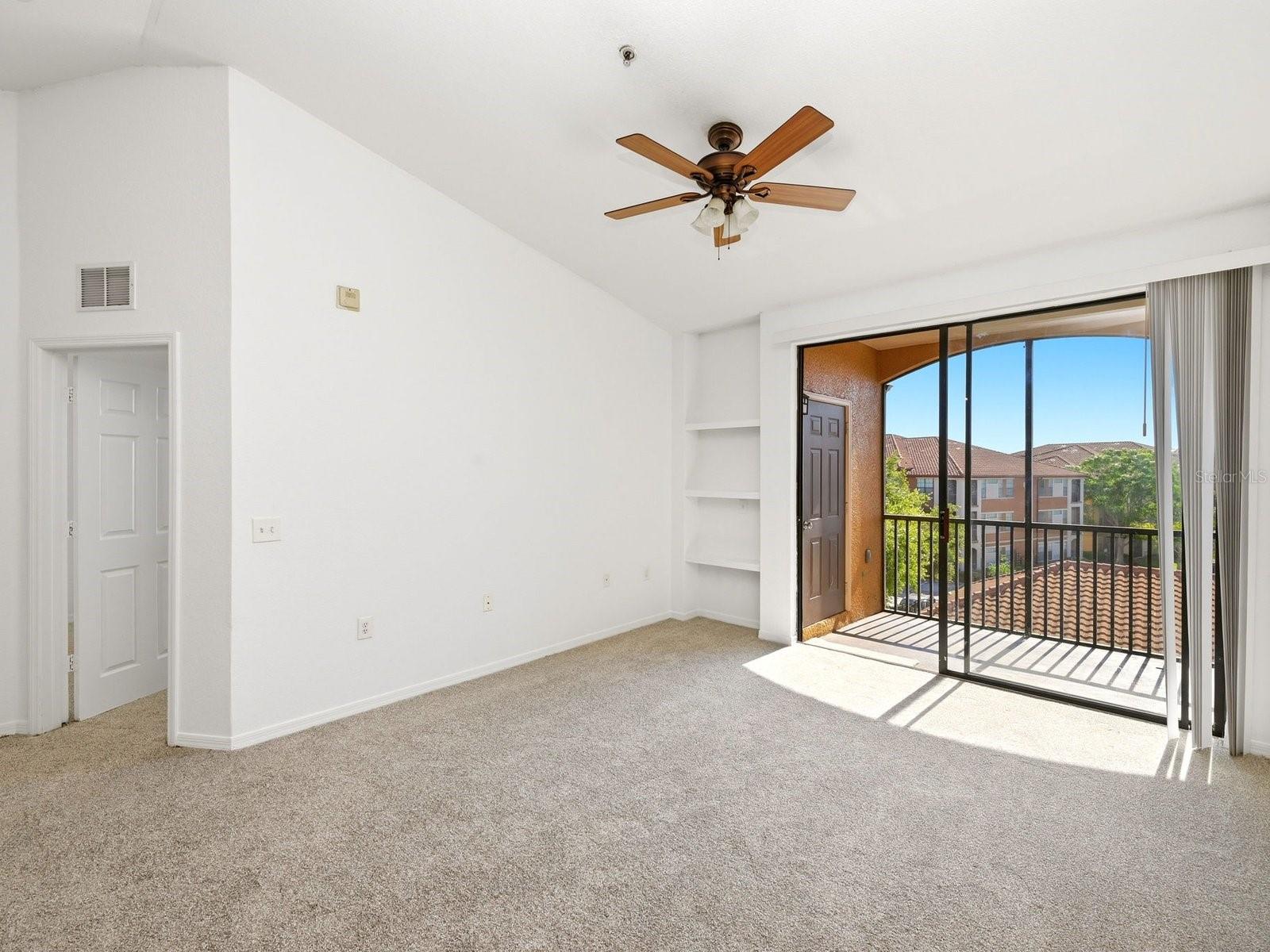 SERENATA CONDO - Residential