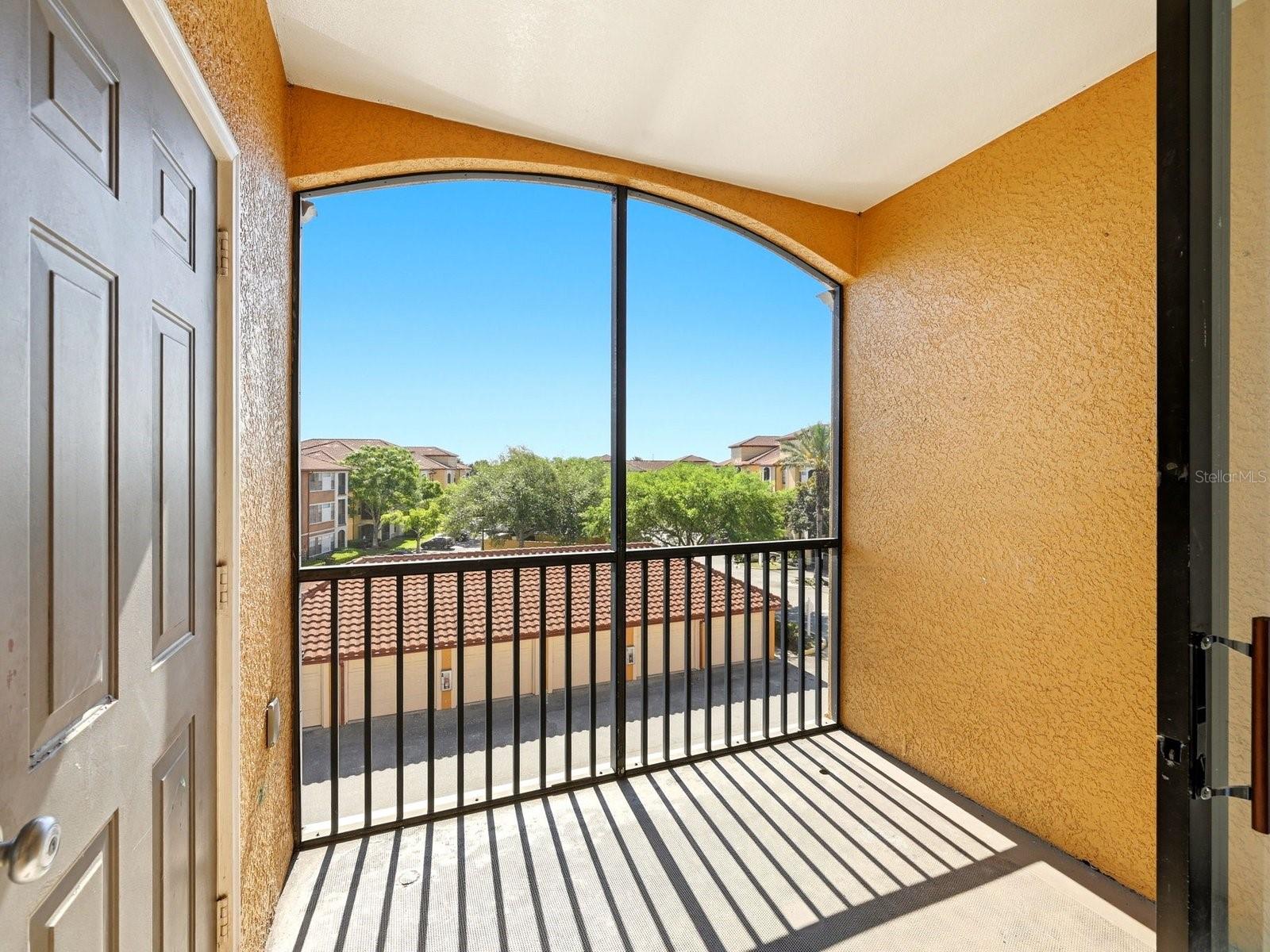 SERENATA CONDO - Residential