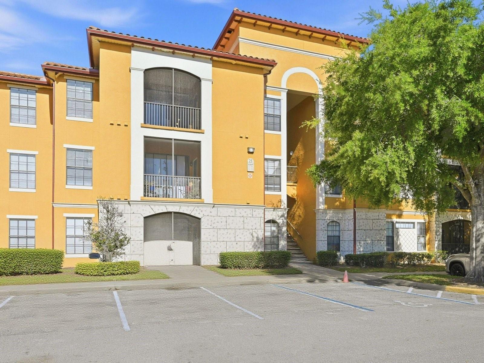 SERENATA CONDO - Residential