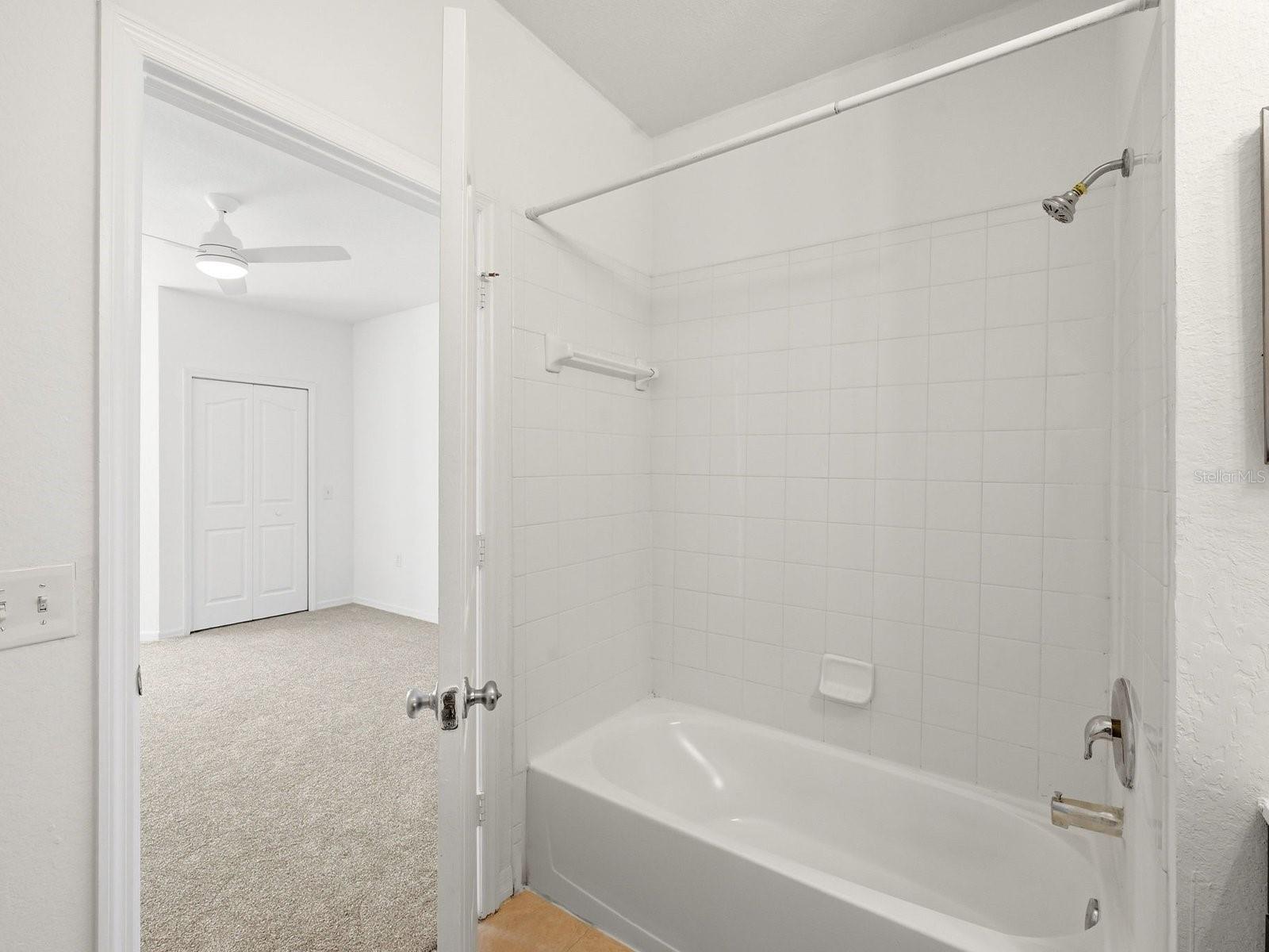 SERENATA CONDO - Residential