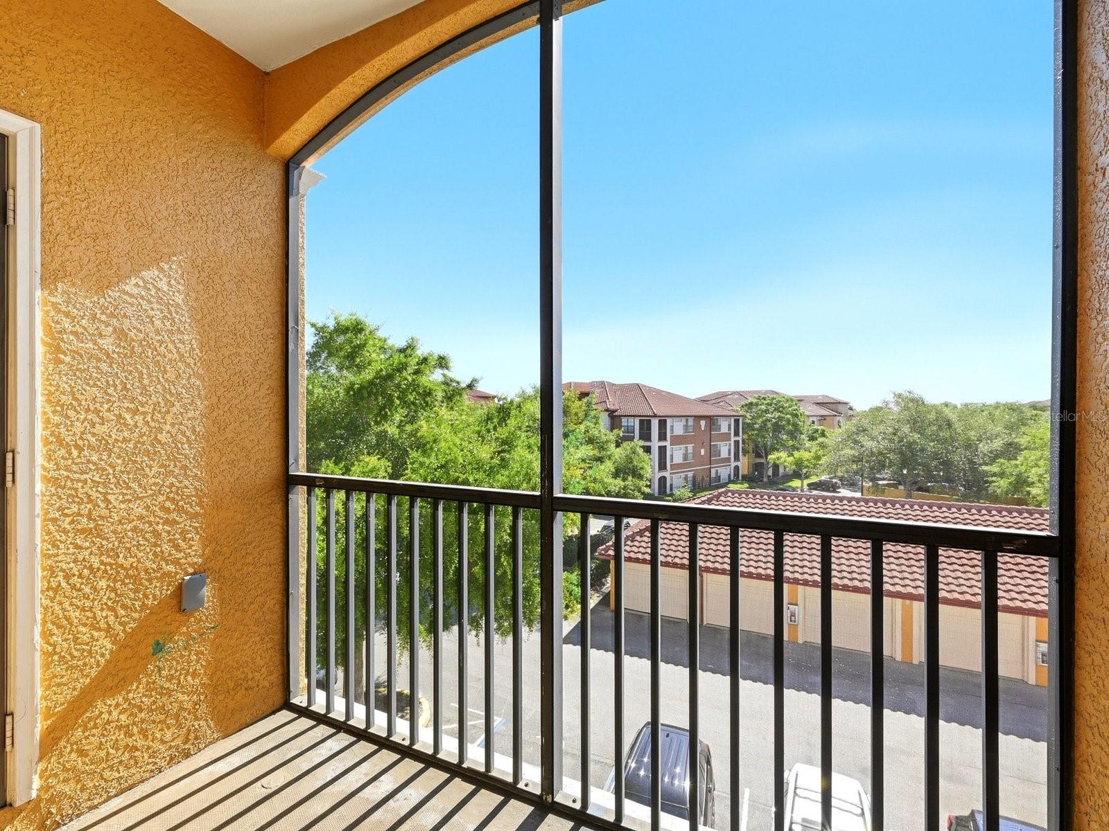 SERENATA CONDO - Residential