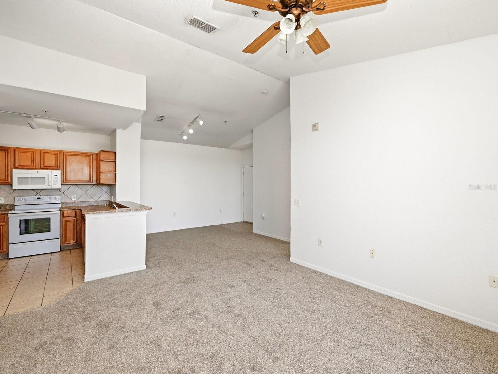 SERENATA CONDO - Residential