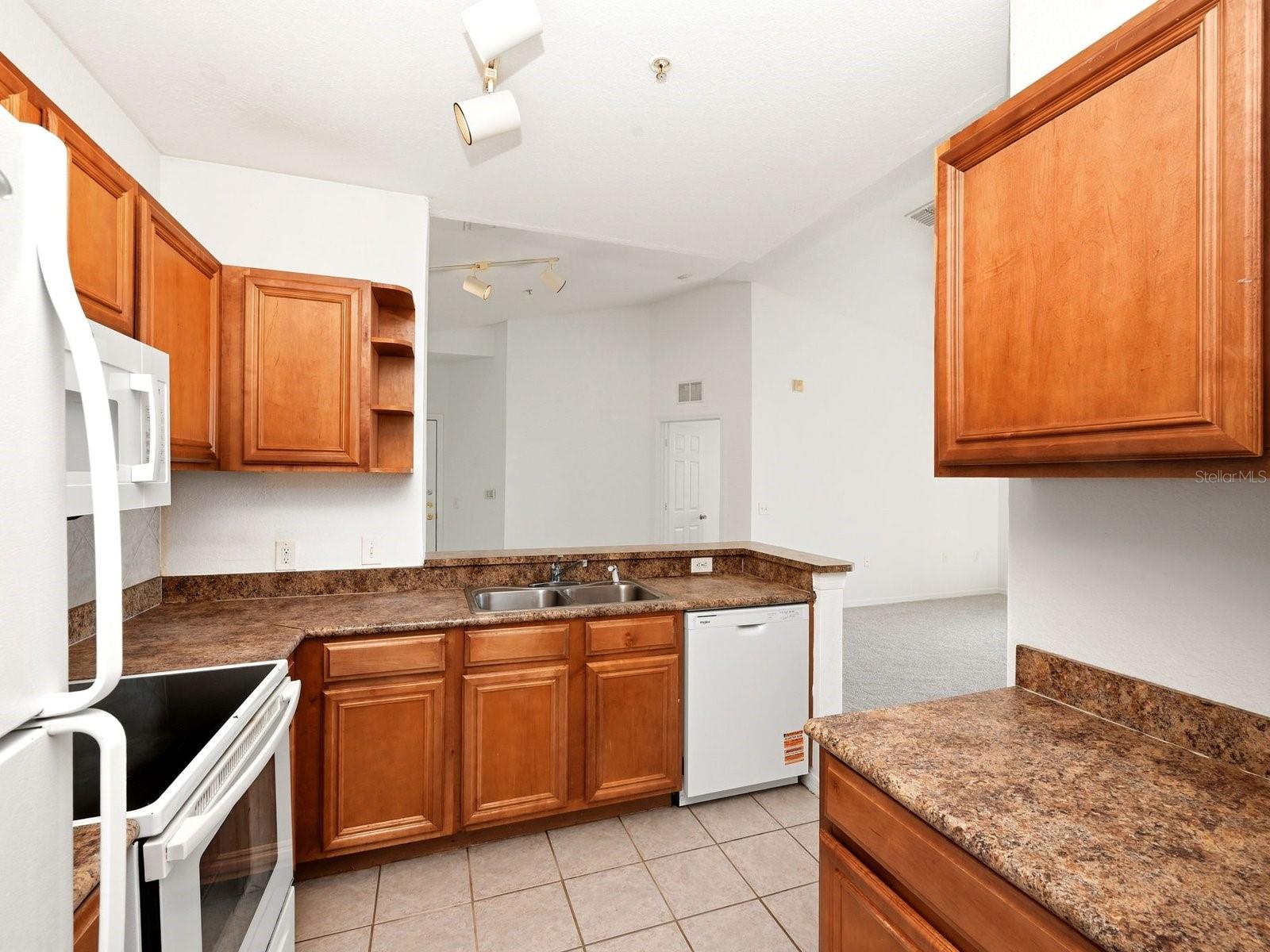 SERENATA CONDO - Residential