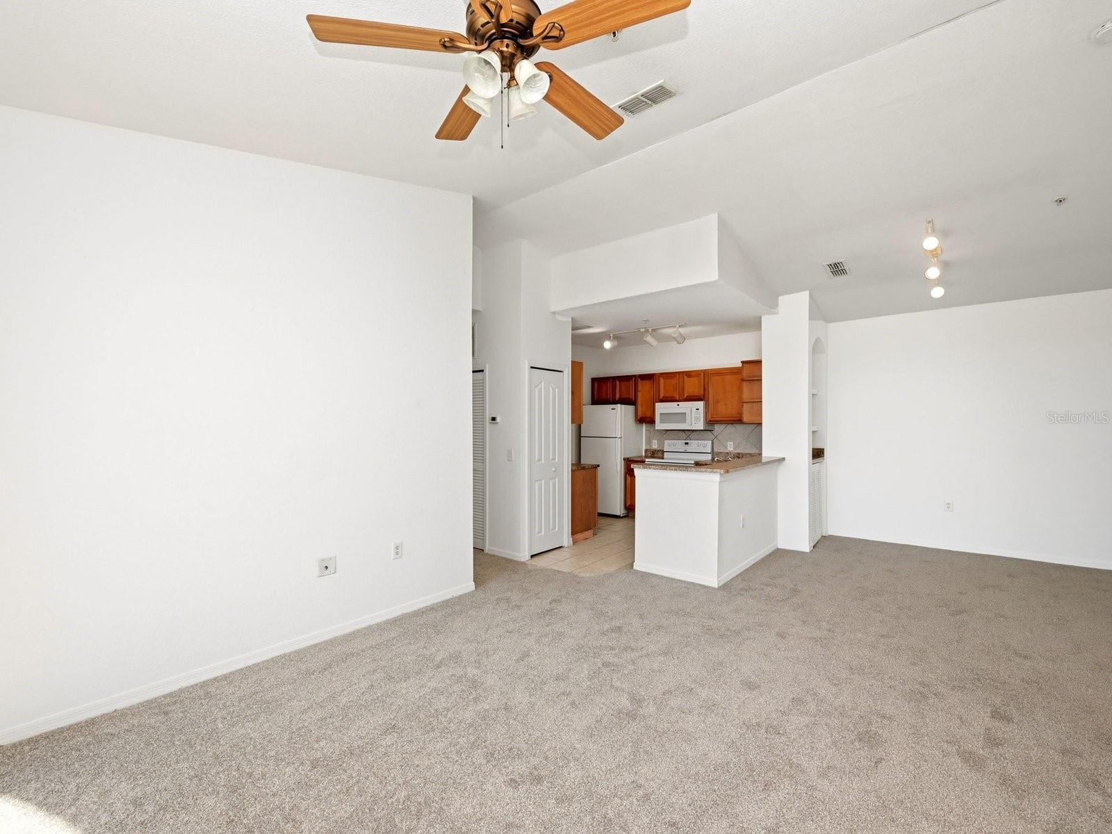 SERENATA CONDO - Residential