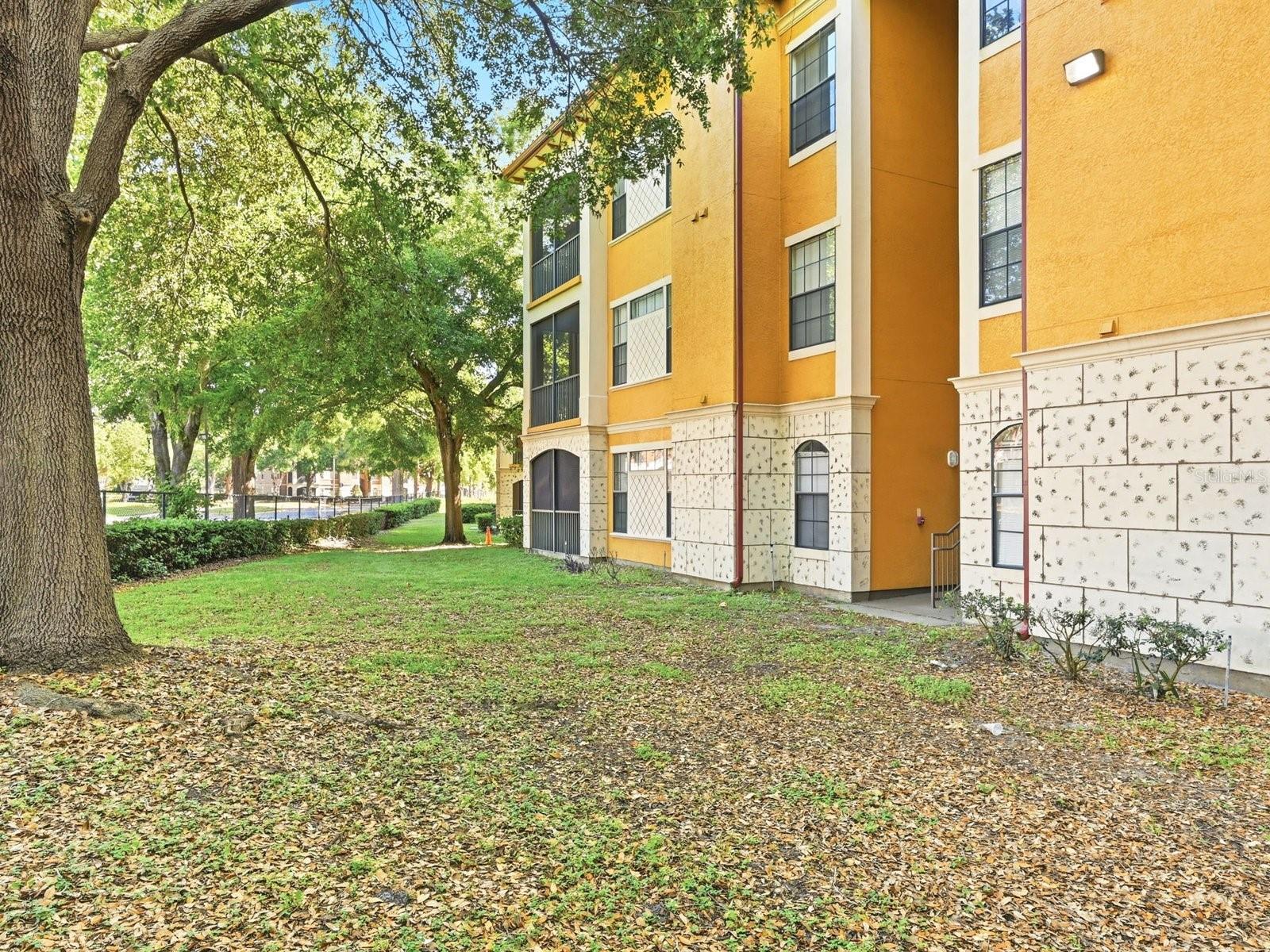 SERENATA CONDO - Residential