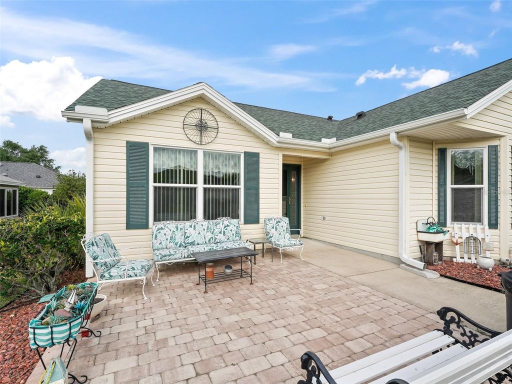 Photo of 17860 SE 89th Natchez Avenue, The Villages, FL 32162 (MLS # G5098361)