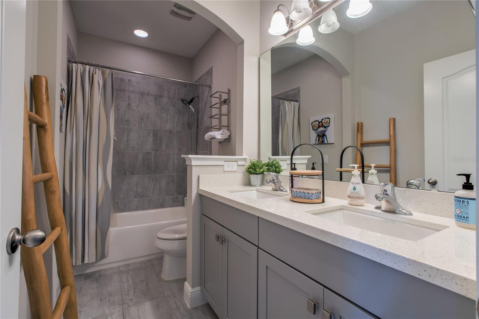 LAUREATE PARK PH SA - Residential