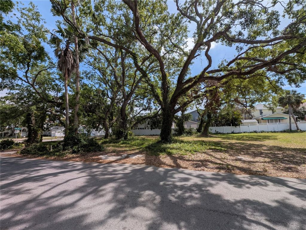 Photo of 3102 W Coachman Avenue, Tampa, FL 33611 (MLS # TB8353417)