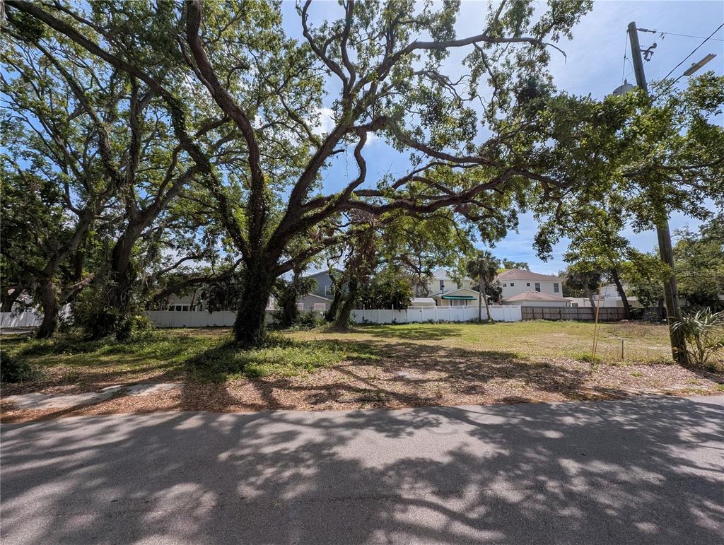 Photo of 3102 W Coachman Avenue, Tampa, FL 33611 (MLS # TB8353417)