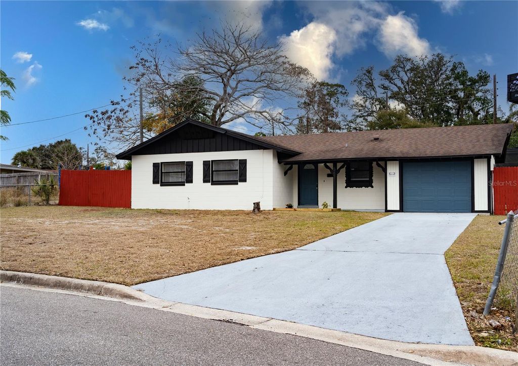 Photo of 5831 Hornet Drive, Orlando, FL 32808 (MLS # O6378927)