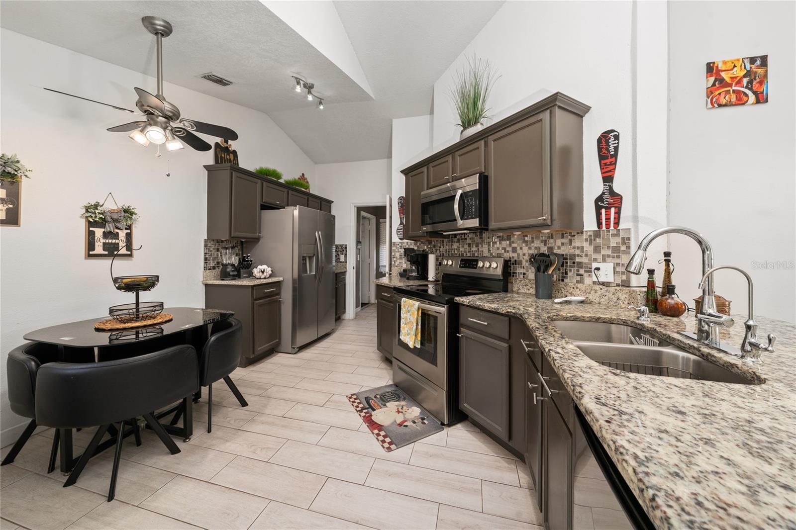 HERITAGE LAKES - Residential