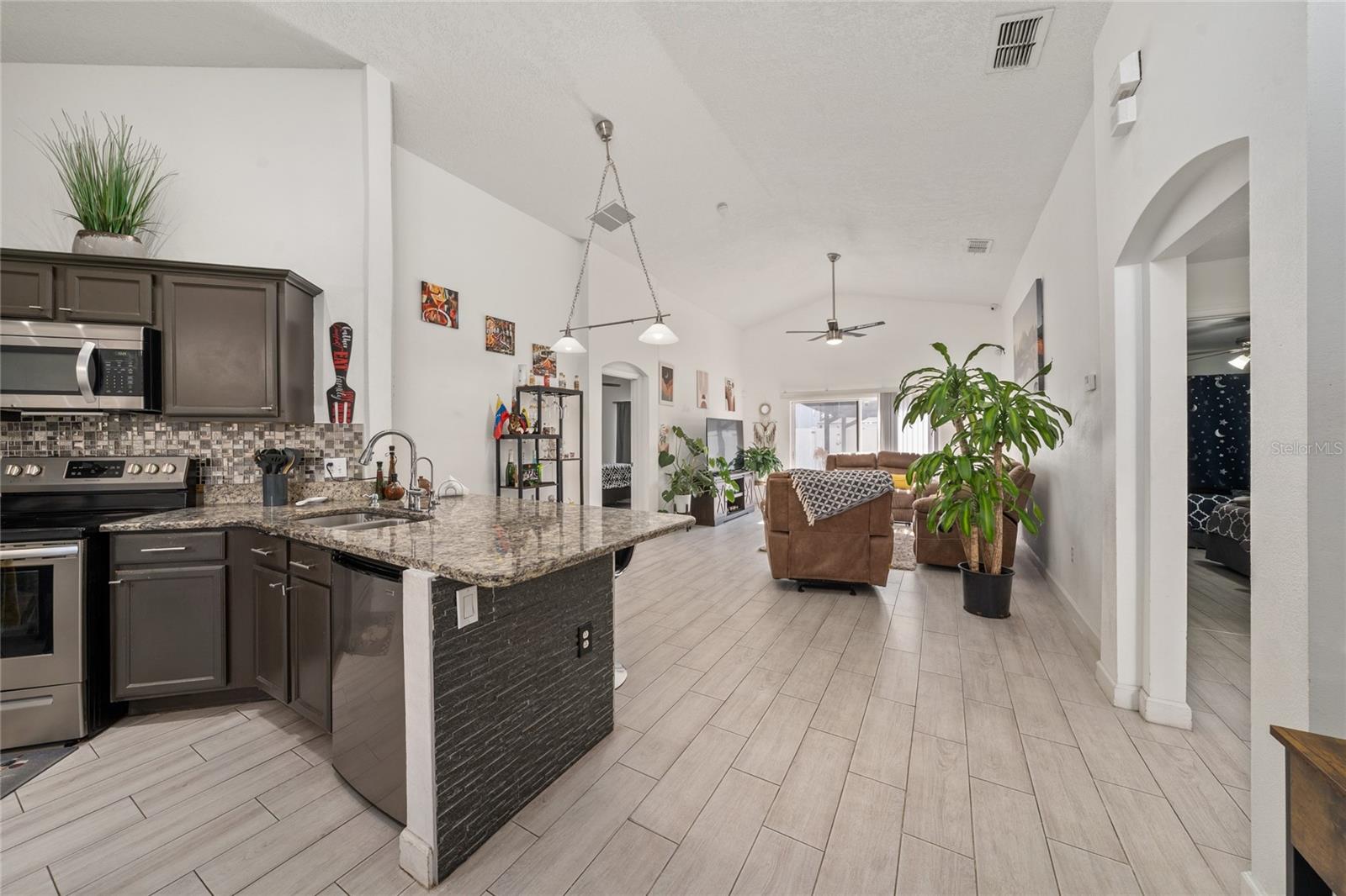 HERITAGE LAKES - Residential