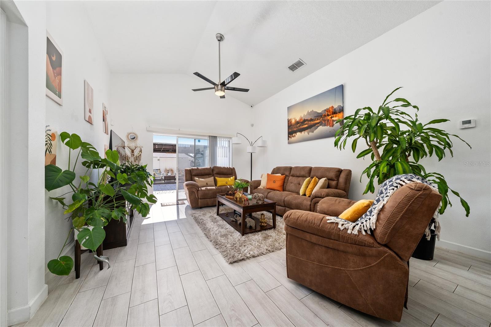 HERITAGE LAKES - Residential