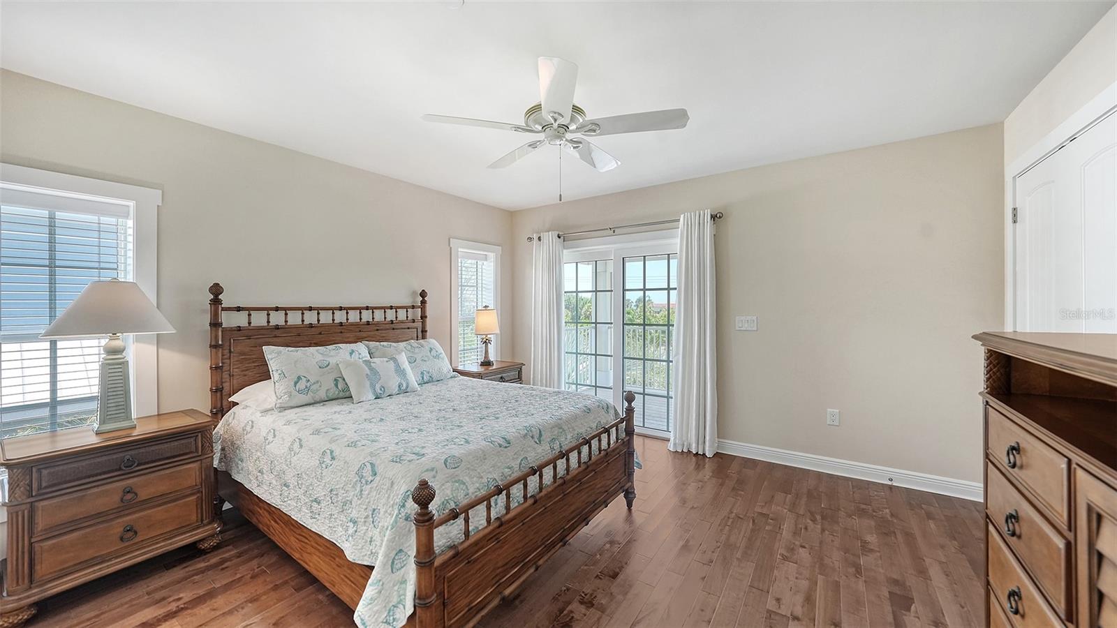 CONRAD BEACH - Residential