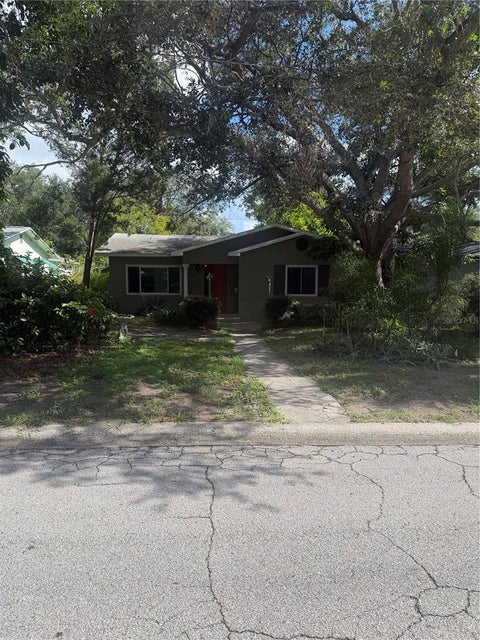 Photo of 215 24th Avenue N, St Petersburg, FL 33704 (MLS # TB8550953)
