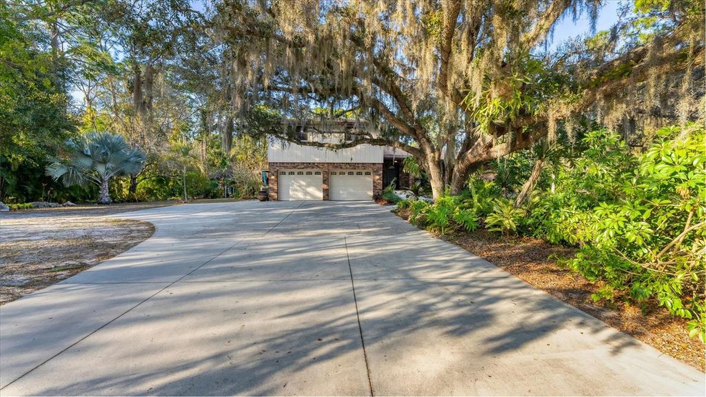 Photo of 5237 Turtle Creek Lane, Sarasota, FL 34232 (MLS # A4683092)