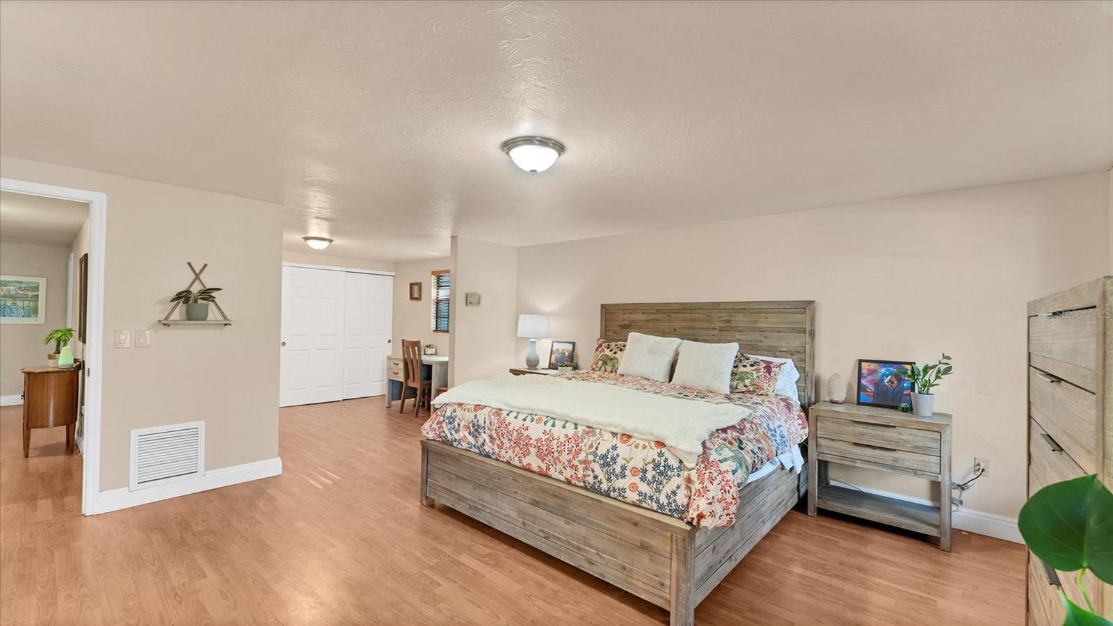 TURTLE CREEK - Residential