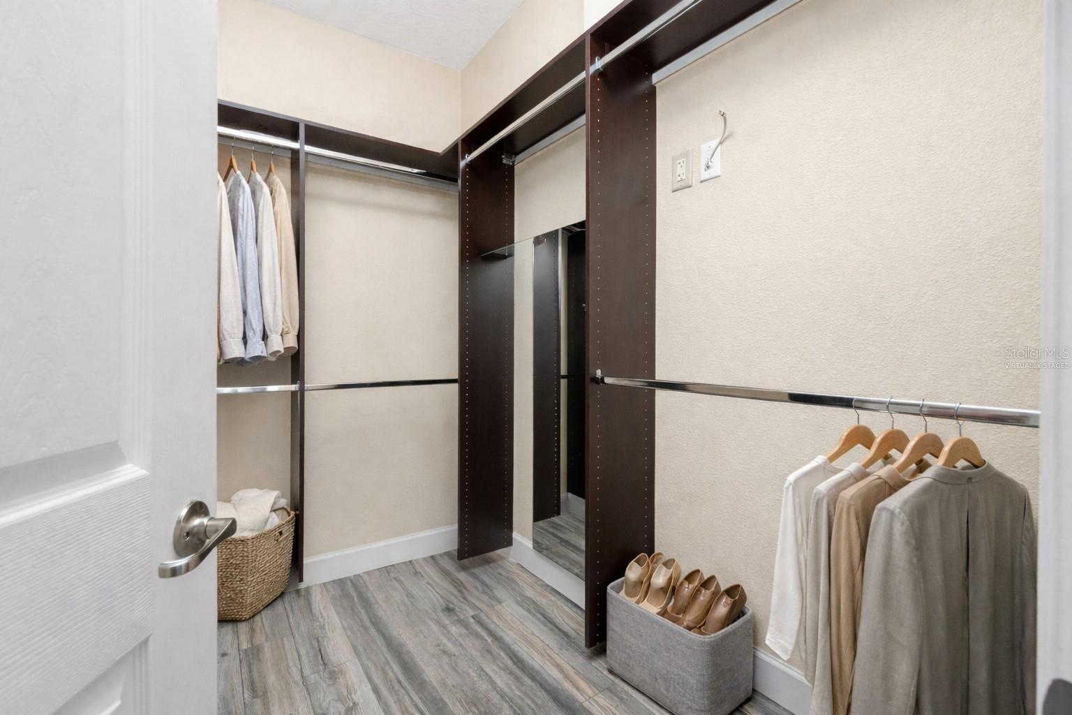 VENETIAN FALLS PH 3 - Residential