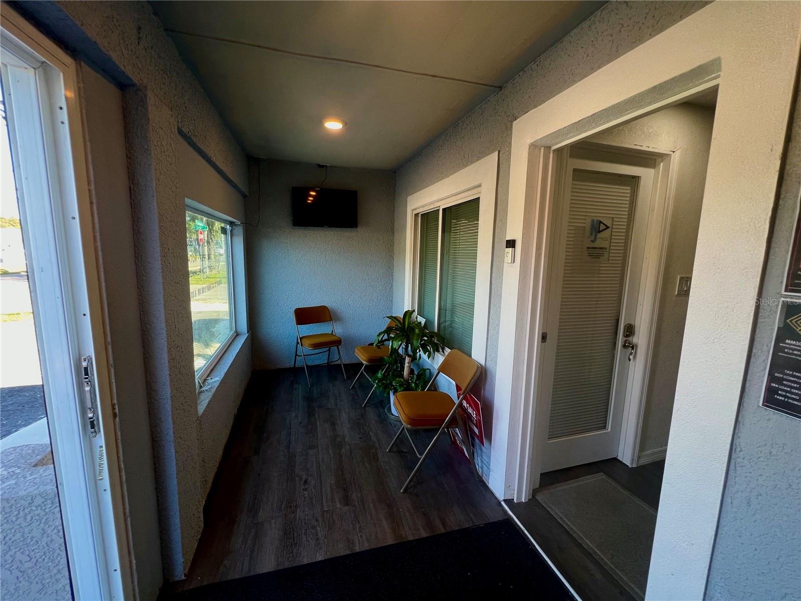 5827 E COLUMBUS DRIVE