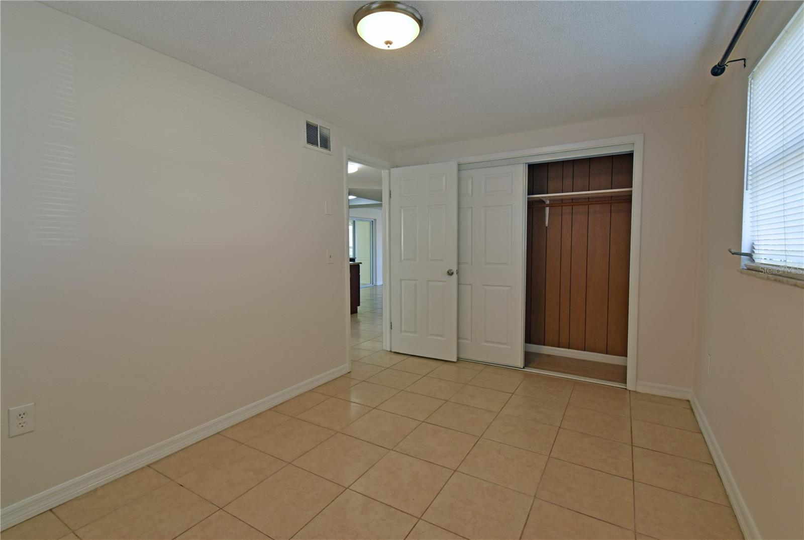 HOLIDAY HILL ESTATES - Residential Lease