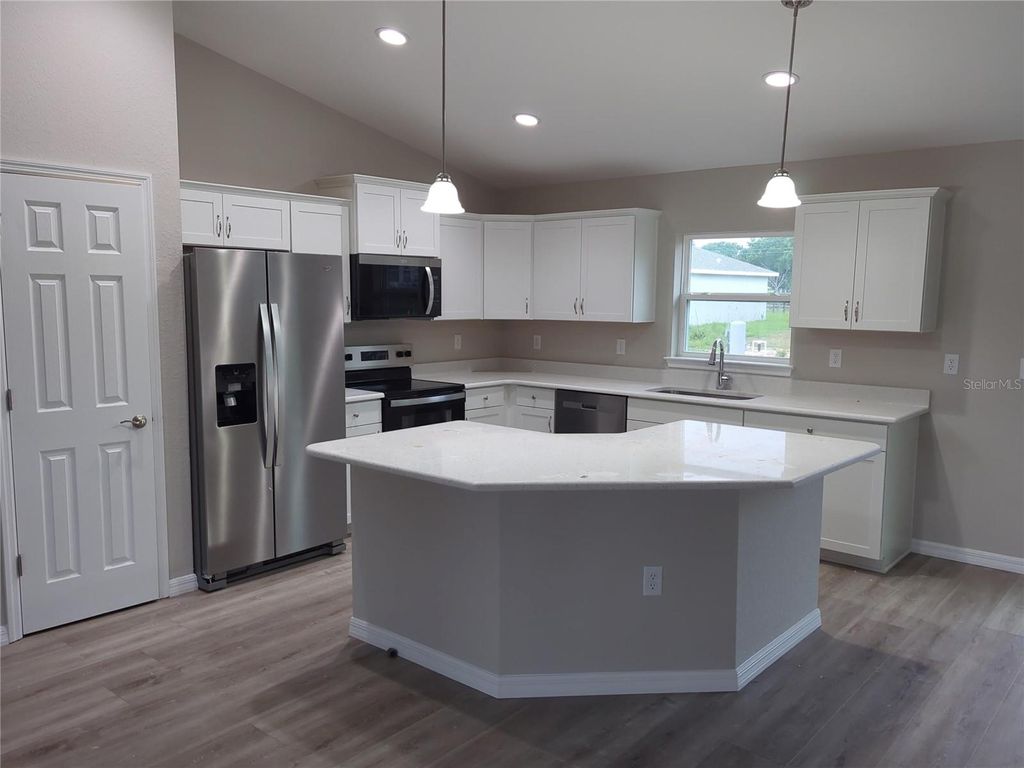 Photo of 10135 SW 130th Terrace, Dunnellon, FL 34432 (MLS # OM704393)