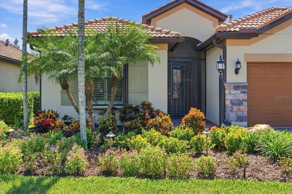 Photo of 17116 Seaford Way, Bradenton, FL 34202 (MLS # A4707689)