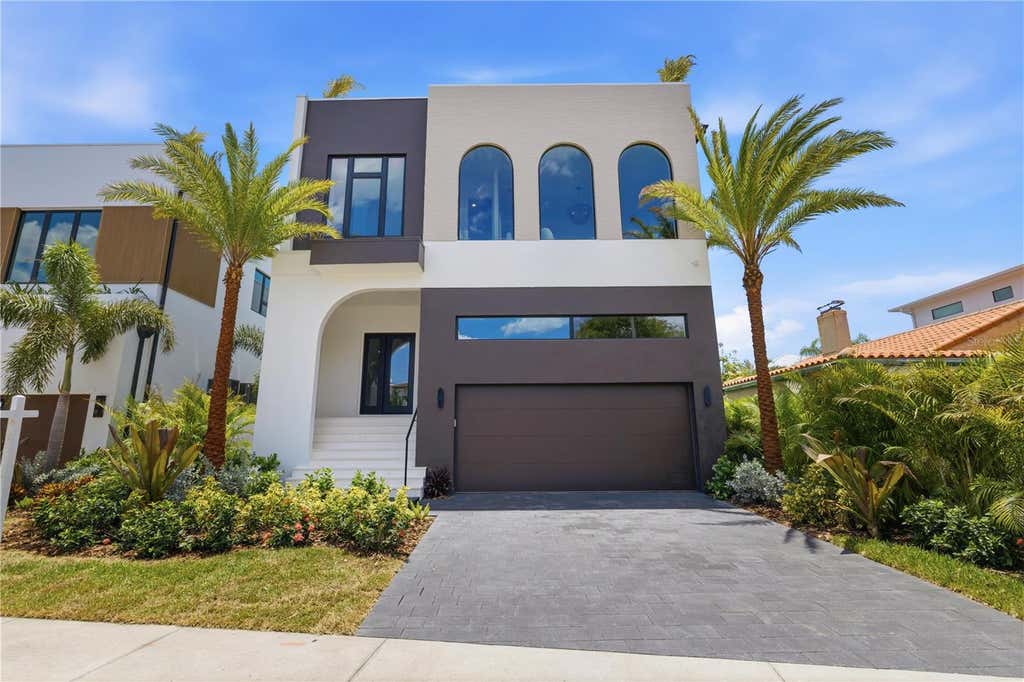 Photo of 128 Adriatic Avenue, Tampa, FL 33606 (MLS # TB8535170)