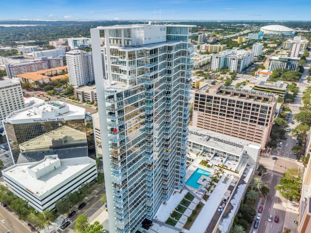 SIGNATURE PLACE CONDO - Residential Lease