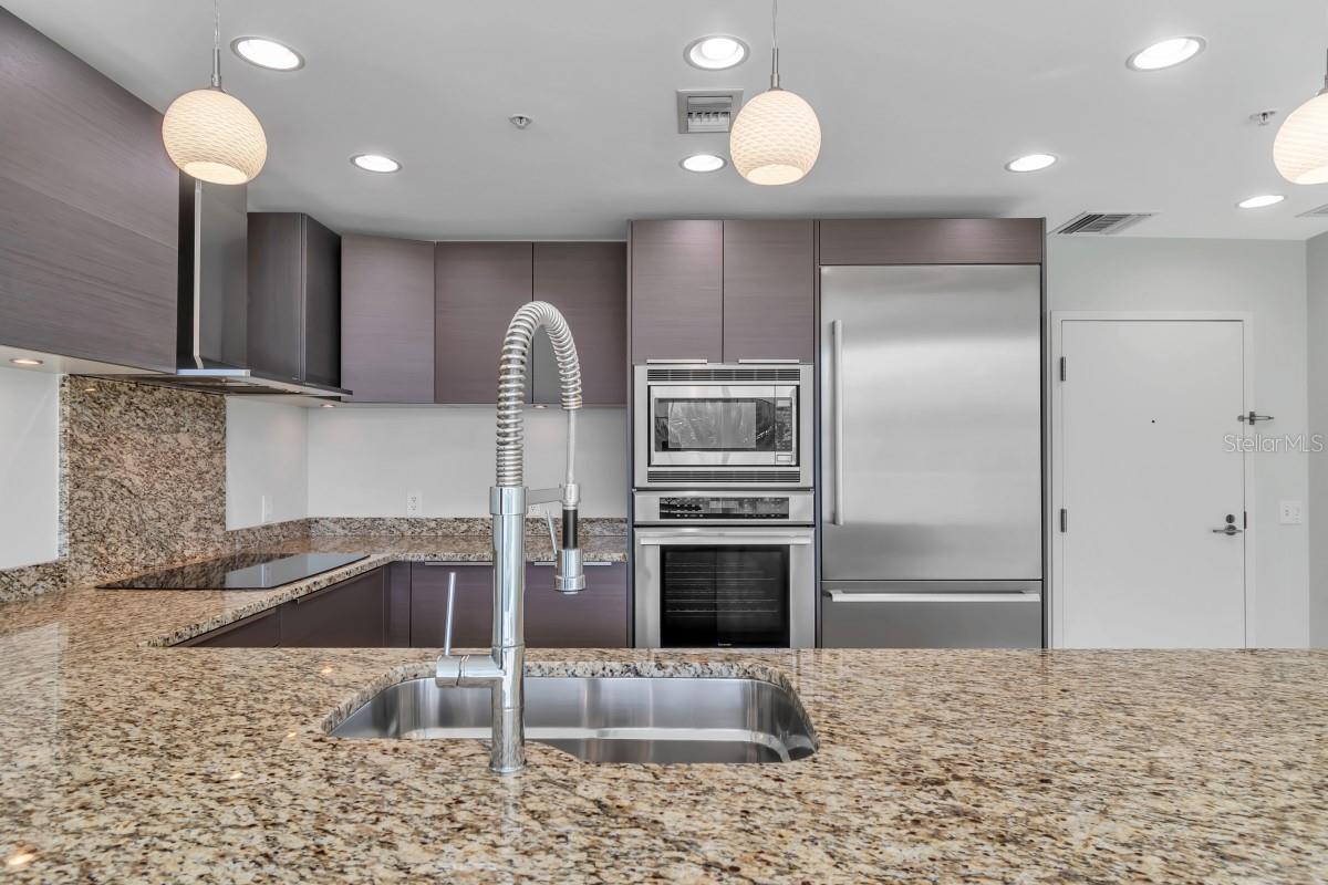 SIGNATURE PLACE CONDO - Residential Lease