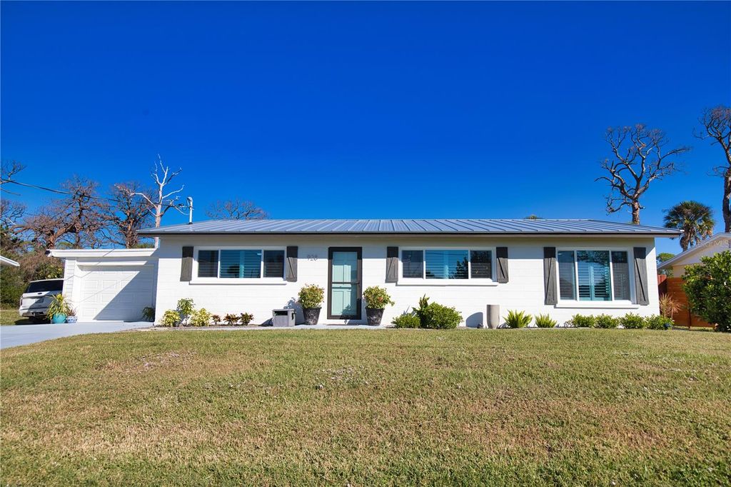 Photo of 928 Stewart Street, Englewood, FL 34223 (MLS # N6143942)