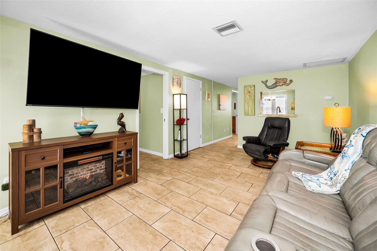 UNION PARK VILLAS UNREC - Residential Lease