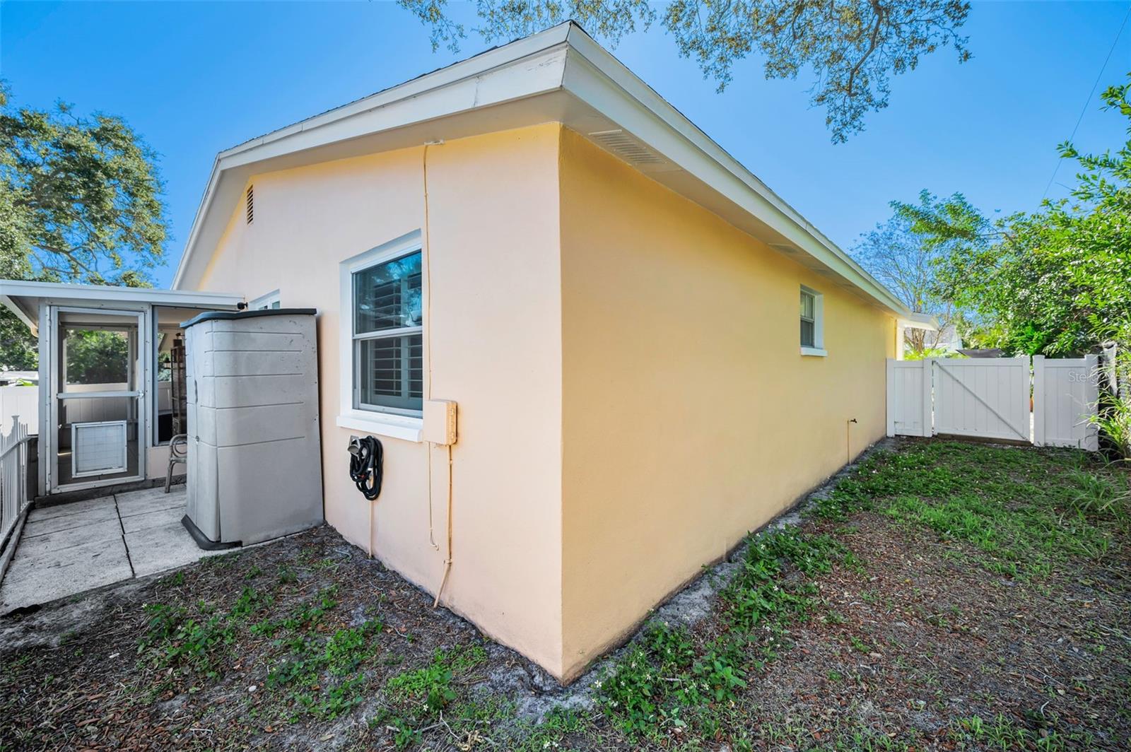 UNION PARK VILLAS UNREC - Residential Lease